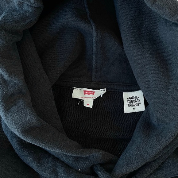 Levi’s cropped hoodie (like new) - Picture 4 of 5